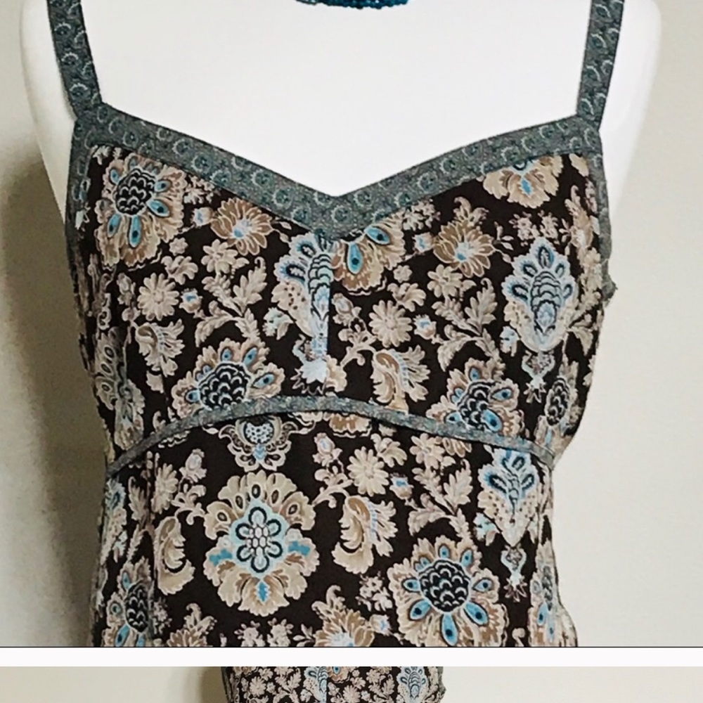 Ann Taylor Beautiful maxi dress ๐ - Picture 2 of 4